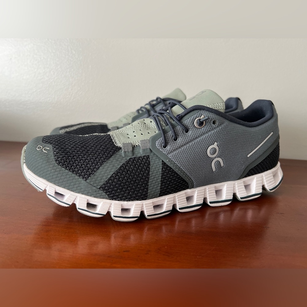 On Cloud black/grey men running shoes sneakers OnCloud size 8.5